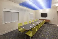 Holiday Inn Express Roseville-ST. Paul Hotels in Roseville