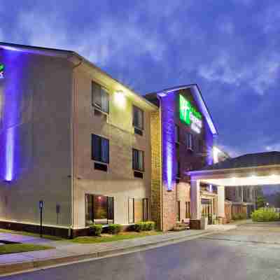 Holiday Inn Express & Suites Buford NE - Lake Lanier Hotel Exterior