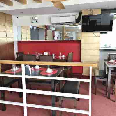 納加市羅西塔別墅酒店-由紅門酒店管理 Dining/Meeting Rooms