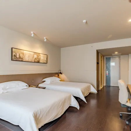 City Garden Hotel Chain (Chizhou Vocational College Xiushanmen Millennium Ancient City Building )