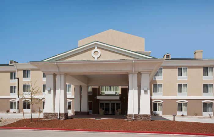 Holiday Inn Express & Suites LAMAR by IHG