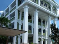 賈圖朋宅邸酒店 鄰近Ubon Ratchathani Rajabhat University的酒店