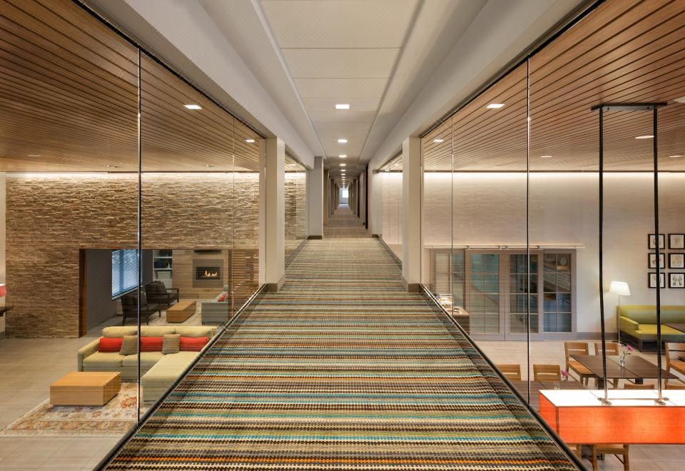 컨트리 인 & 스위트 바이 래디슨의 실내 수영장 이미지