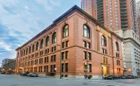 Staybridge Suites BALTIMORE - INNER HARBOR by IHG Westside Shopping Center附近的飯店