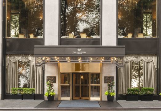 센트럴 파크 근처 Park Lane New York의 외관