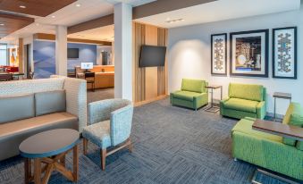 Holiday Inn Express & Suites Camas- Vancouver