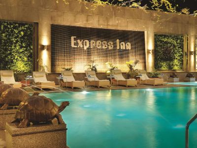 Express Inn the Business Luxury Hotel