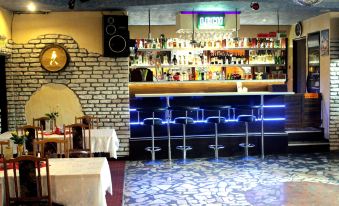 Willa-Restauracja Victoria - Housity