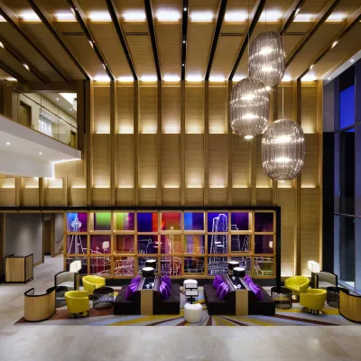 Delta Hotels by Marriott Toronto Hotels near The Harbourfront