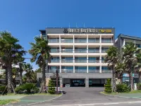 Breeze Bay Hotel Hotels near Dong-Amsa