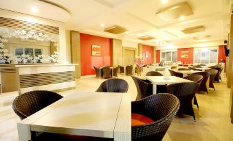 Hotel Dewanti - Housity