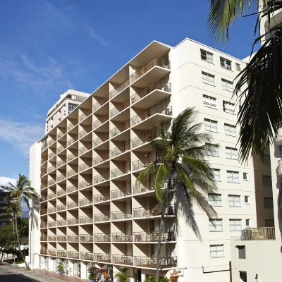 Romer House Waikiki Отели рядом с достопримечательностью «Пляж Макалей»