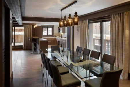 Six Senses Residences Courchevel Отели рядом с достопримечательностью «Moncler»