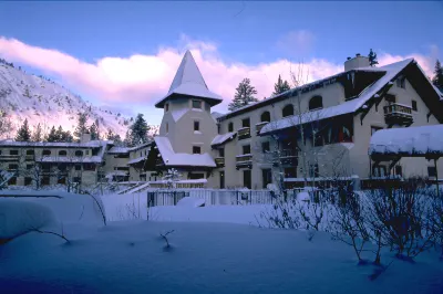 GetAways at Olympic Village Inn Hotels in der Nähe von Gallery Keoki