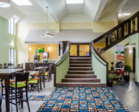 Quality Inn & Suites Medina - Akron West