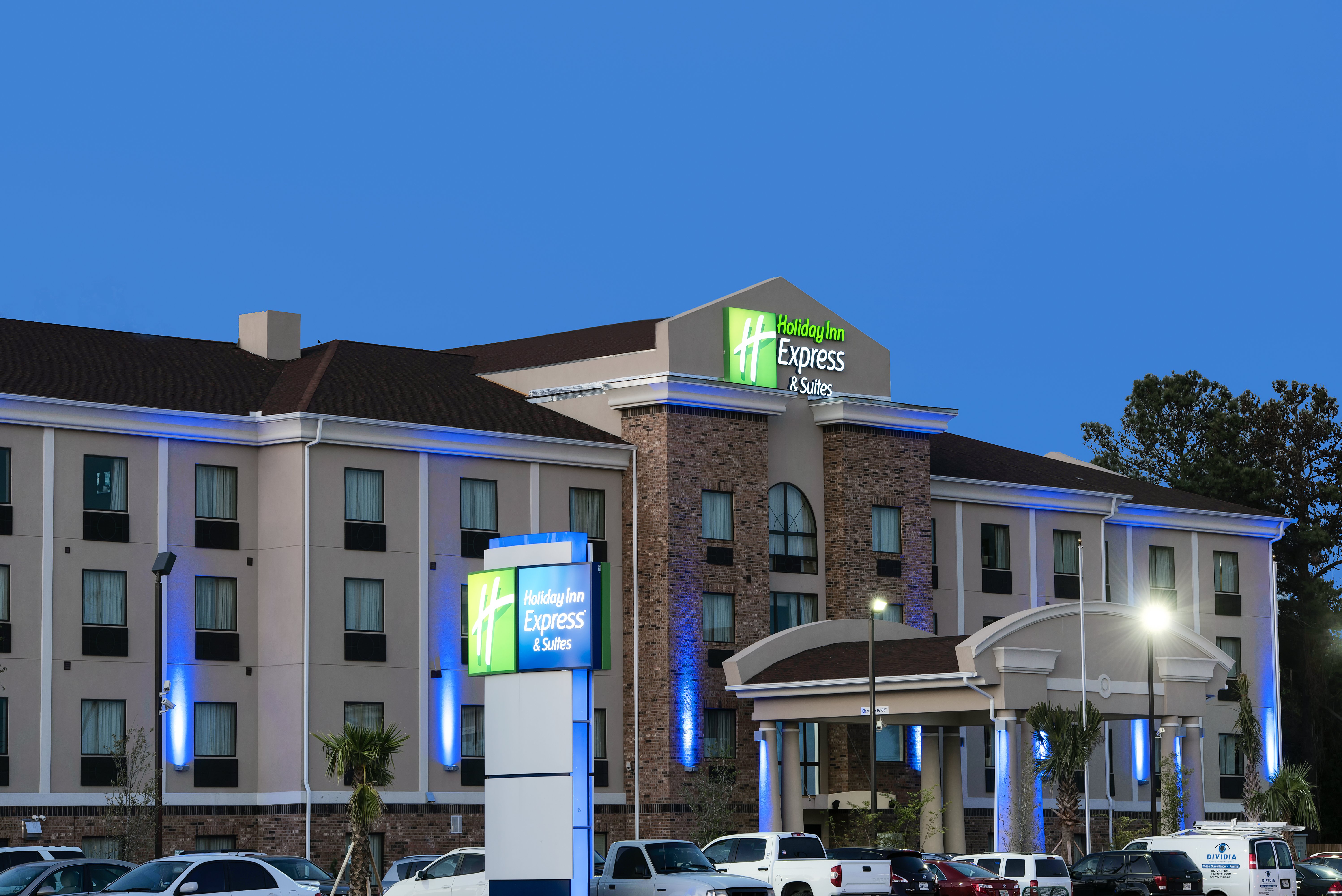 Holiday Inn Express and Suites Houston North - IAH Area, an Ihg Hotel