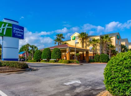 Holiday Inn Express & Suites Destin E - Commons Mall Area