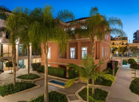 Trianon Luxury Apartments & Suites