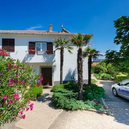 Apartments Lavanda-Kate Отели в г. Крк