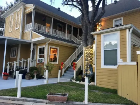 湖濱船長之家酒店