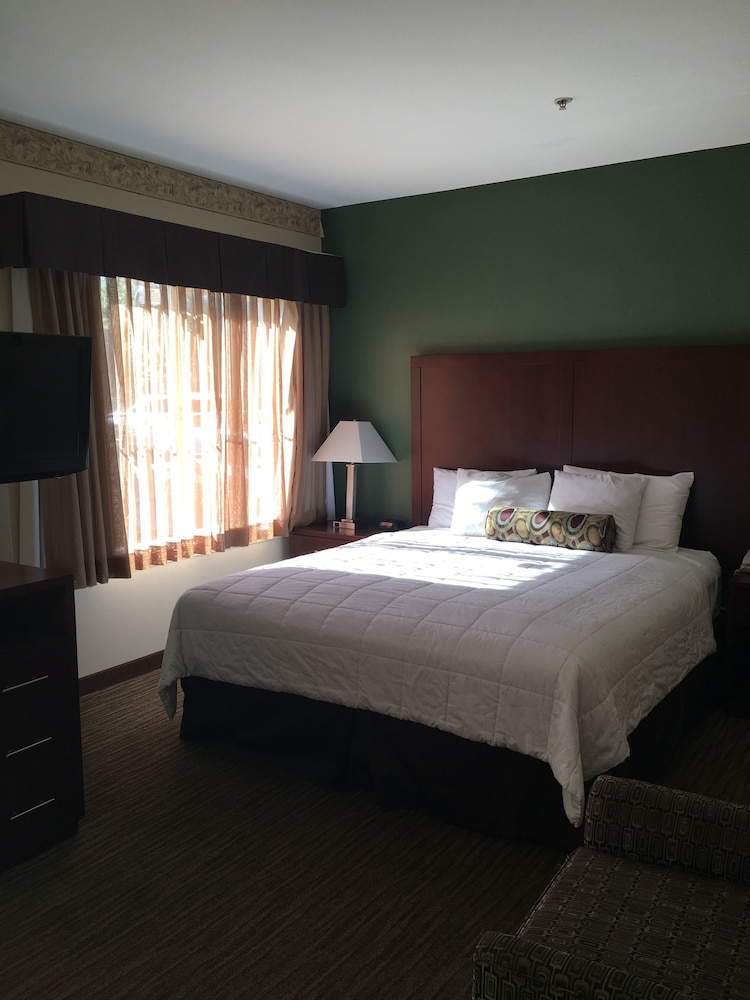 Hawthorn Suites by Wyndham Rancho Cordova/Folsom