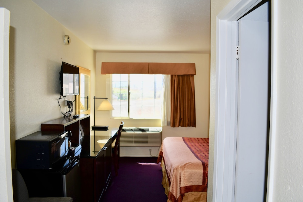 Travelers Inn Medford