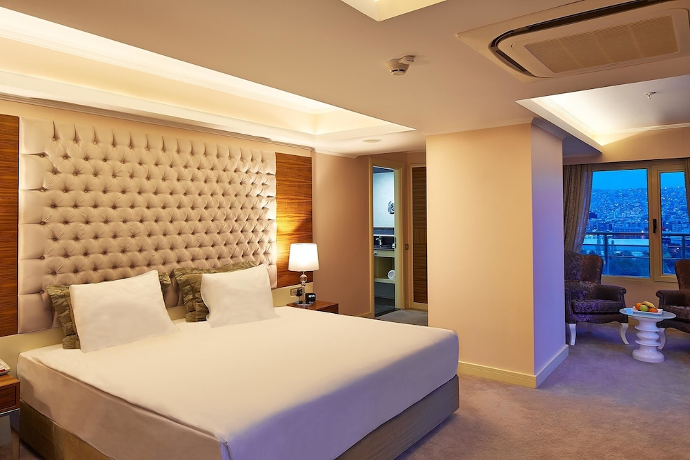 DoubleTree by Hilton Izmir - Alsancak