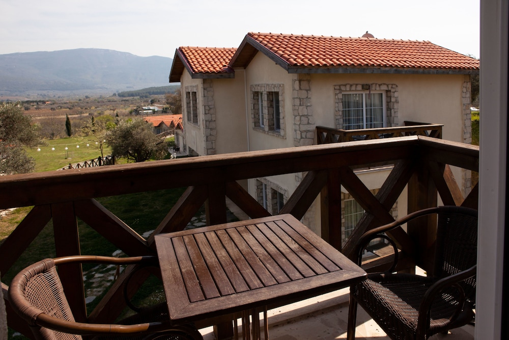 Vinifera Hotel Yedi Bilgeler Vineyards