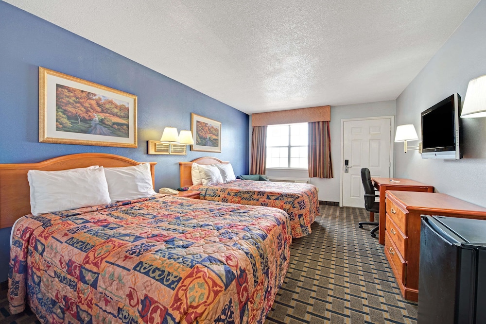 Days Inn by Wyndham Dallas South