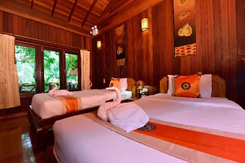 Rocky Point Resort Hotels in Thap Sakae