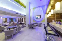 Tasia Maris Beach Hotel - Adults Only - bar