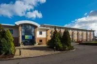 Holiday Inn Express Newport Hotels in 