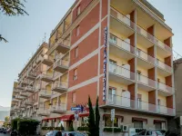 Hotel la Meridiana Hotels near Piazza Lauro