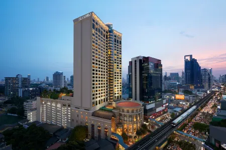 Sheraton Grande Sukhumvit, a Luxury Collection Hotel, Bangkok Отели рядом со станцией Станция Маккасан