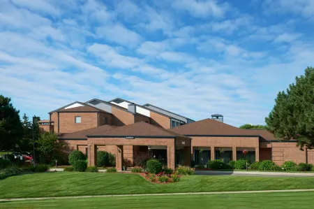 Sonesta Select Minneapolis Eden Prairie Отели рядом с достопримечательностью «Парк Берч Айленд»