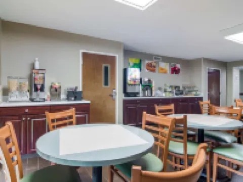 Quality Inn & Suites Canton, GA Hotels in Canton