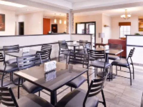 Quality Inn & Suites Hotels in Beaumont