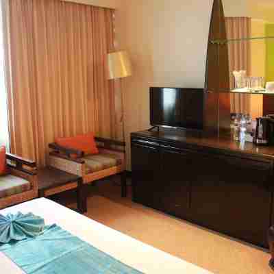 โรงแรมชลอินเตอร์ Rooms