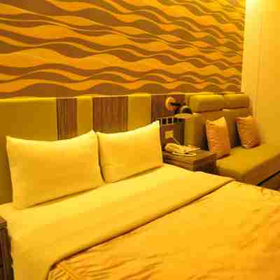 Hu-Lu Business Hotel Rooms