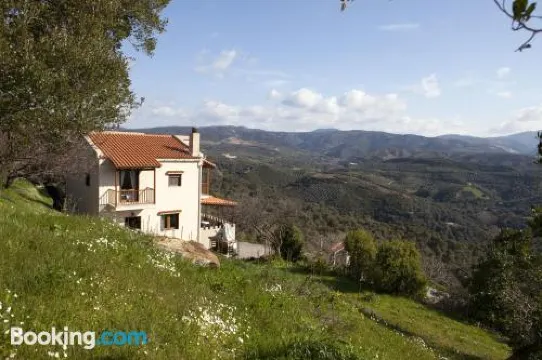 艾歐里山坡別墅酒店