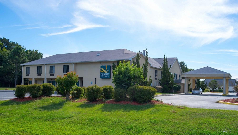 Quality Inn & Suites