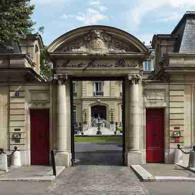 Saint James Paris Hotel Exterior