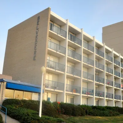 Belvedere Beach Resort ネイビーシールモニュメント周辺のホテル