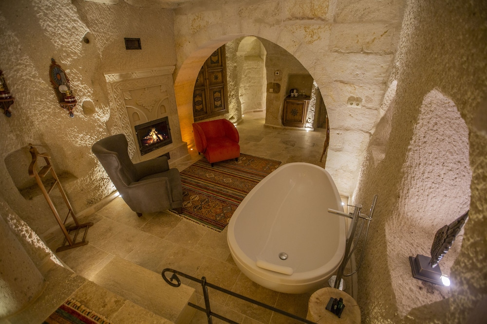 Anka Cave Suites