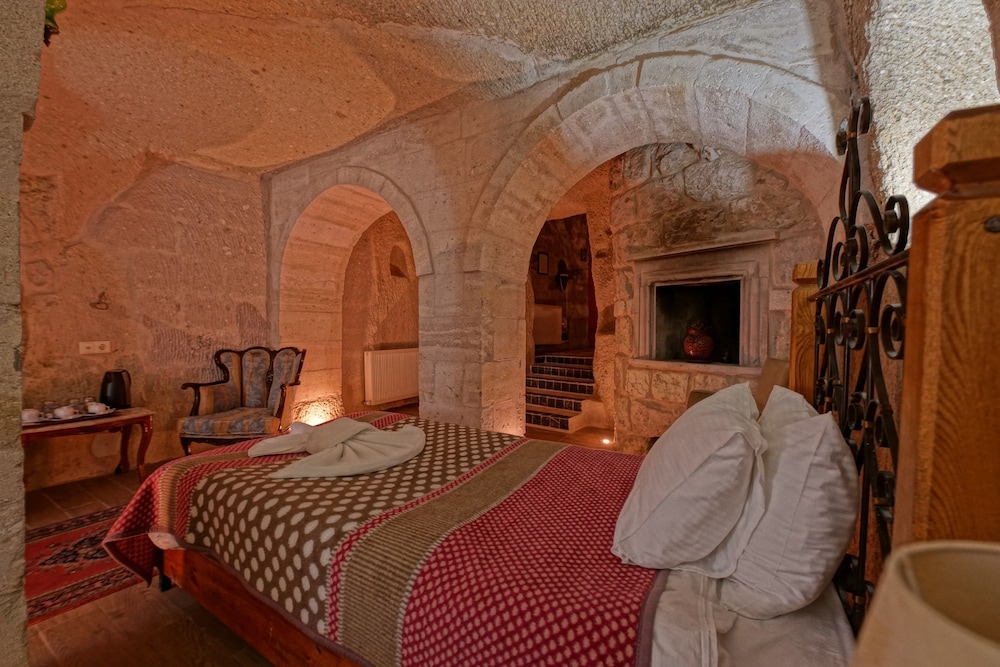 Angel Cave Suite