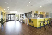 Kyriad Prestige Pau - ZÉNITH - Palais des Sports - Quầy bar