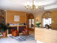 Hôtel les Brises Hotels in Rivedoux-Plage