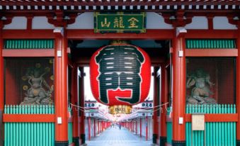 2-minute walk from Sensoji Temple, the apartment for many people is easily accessible A40-1