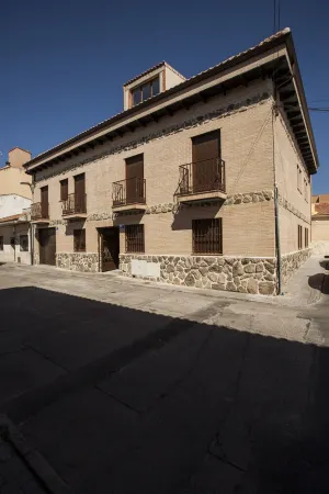 Apartamentos El Volante II Отели рядом с достопримечательностью «Королевский дворец в Аранхуэсе»