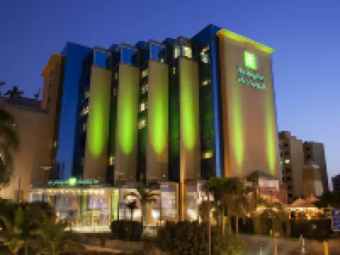 Holiday Inn Citystars Hotels near Giza Pyramids and Egyptian Cooking